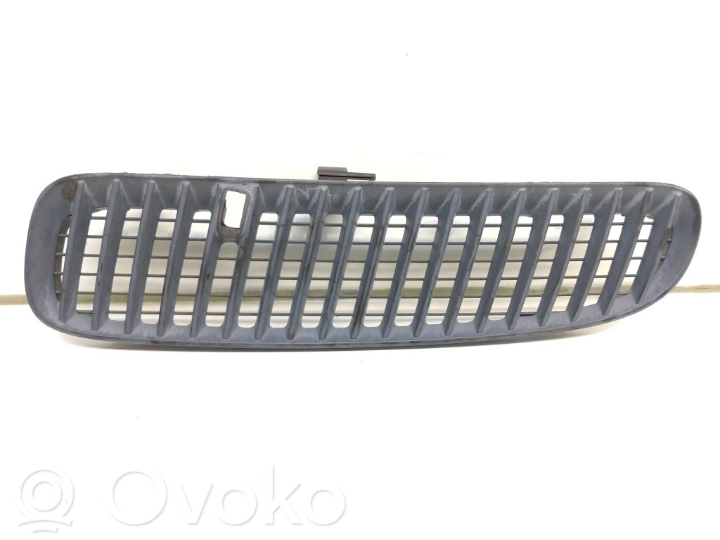 BMW X5 E53 Bonnet/hood grill 