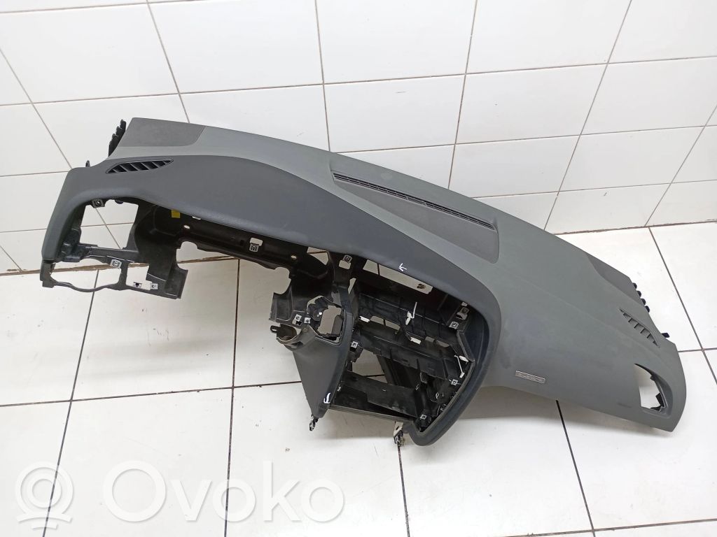 Audi A5 8T 8F Panelis 
