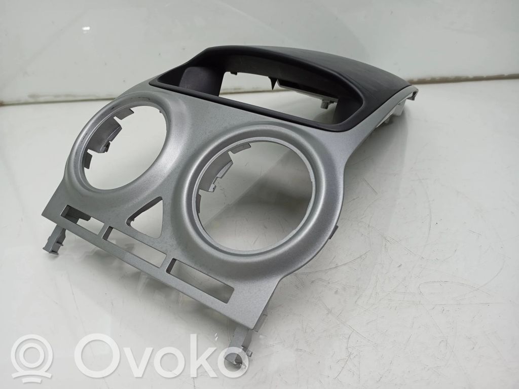 Opel Corsa D Panelės apdailos skydas (centrinis) 