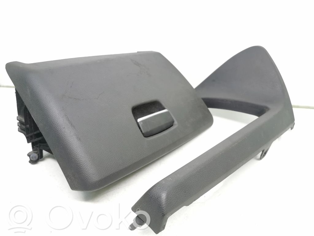 BMW 1 E81 E87 Glove box 