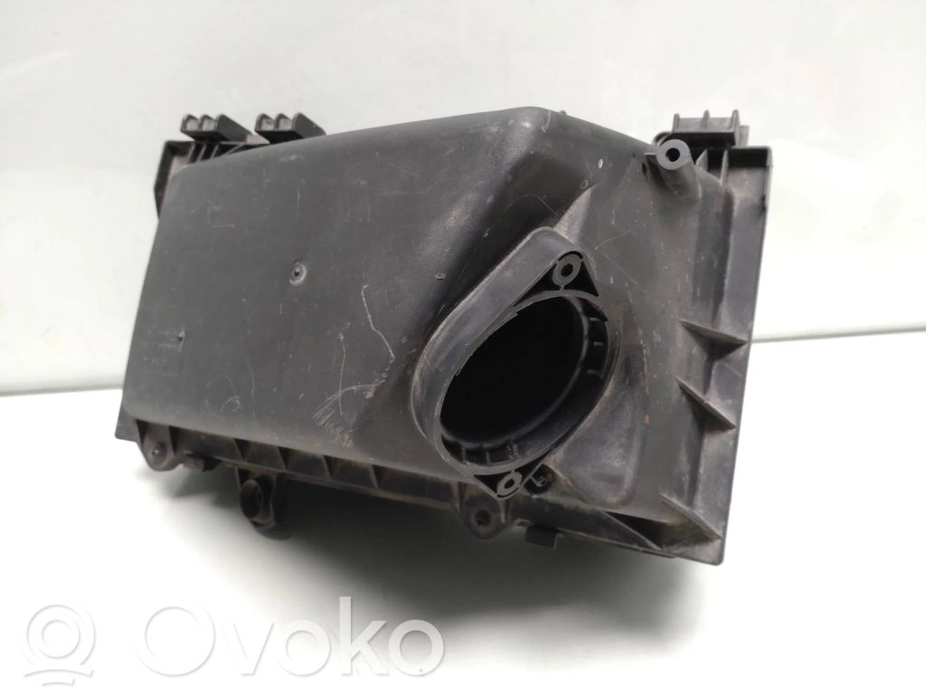 Volkswagen Golf IV Air filter box 