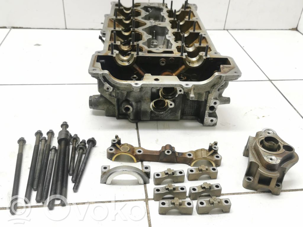 BMW 1 E81 E87 Engine head 