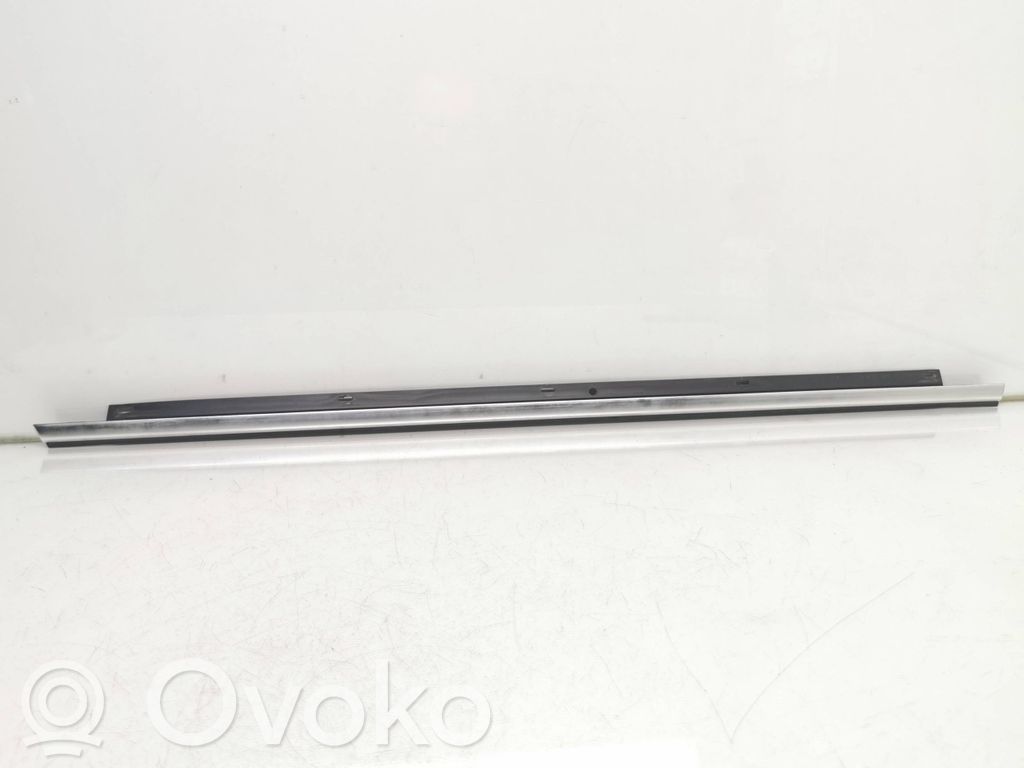 Audi A6 S6 C6 4F Listón embellecedor de la ventana de la puerta trasera 
