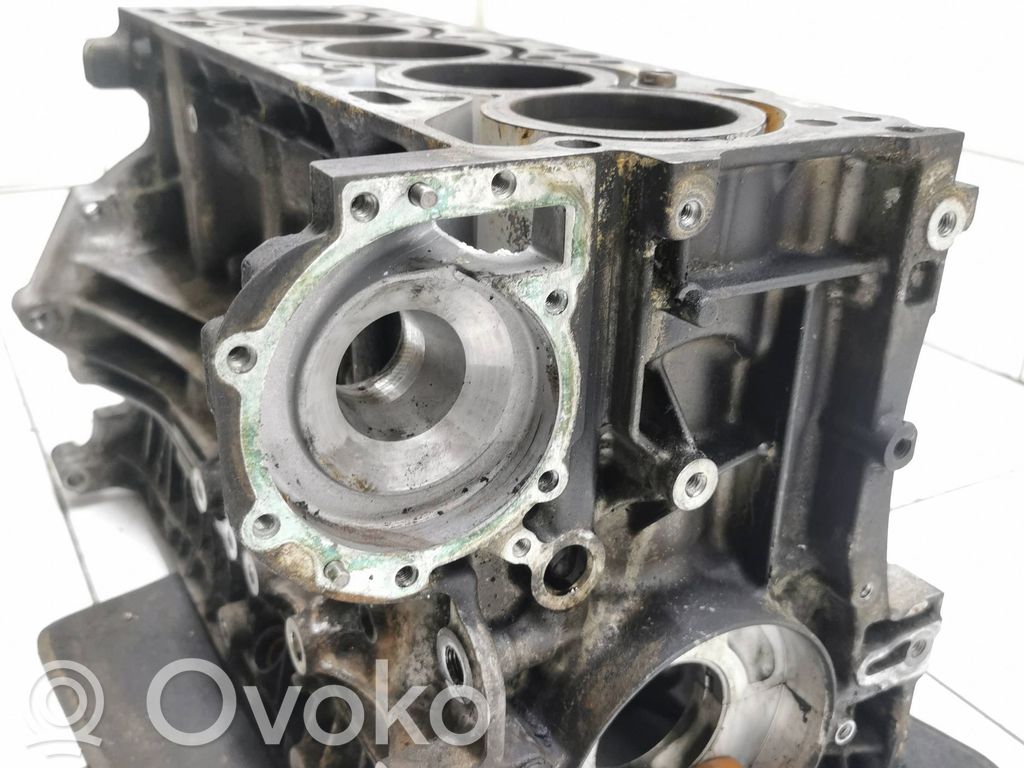 Volvo XC70 Engine block 