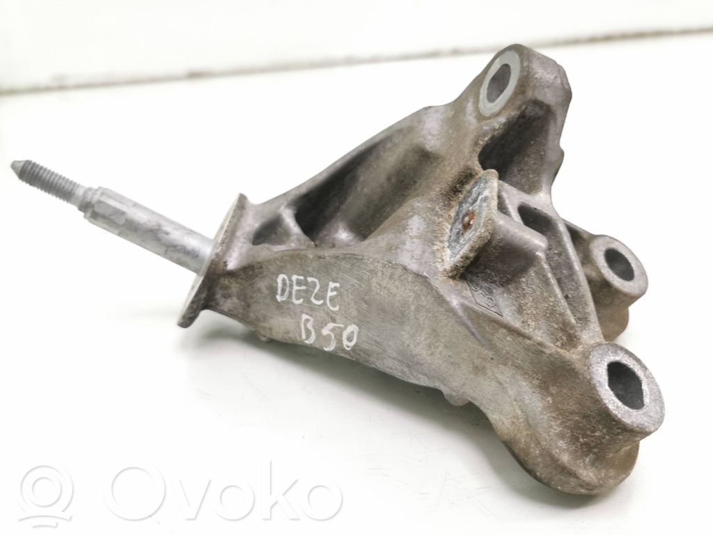 Renault Zoe Gearbox mounting bracket 