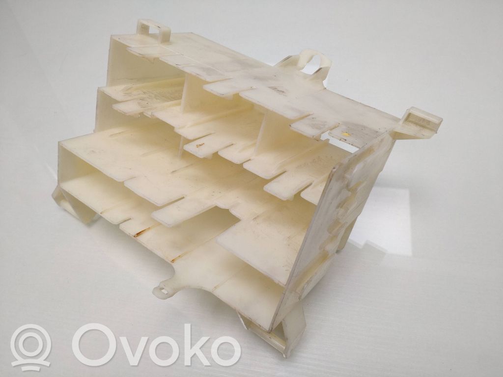 BMW X3 E83 Kita variklio skyriaus detalė 