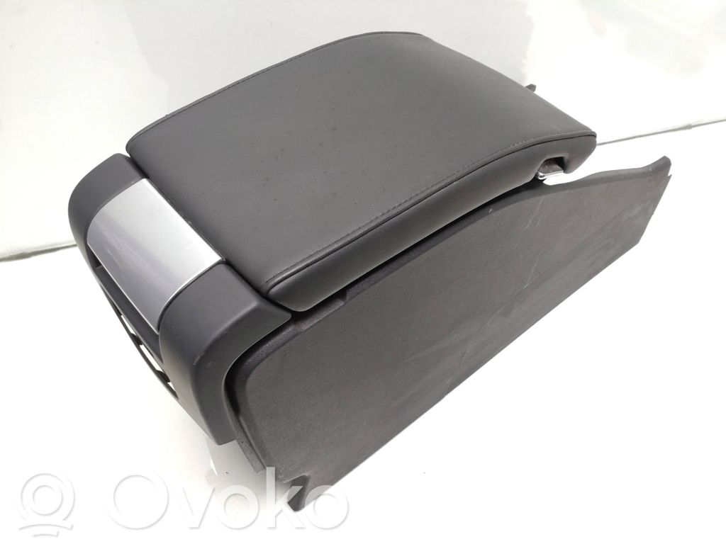 Volvo XC70 Center console 