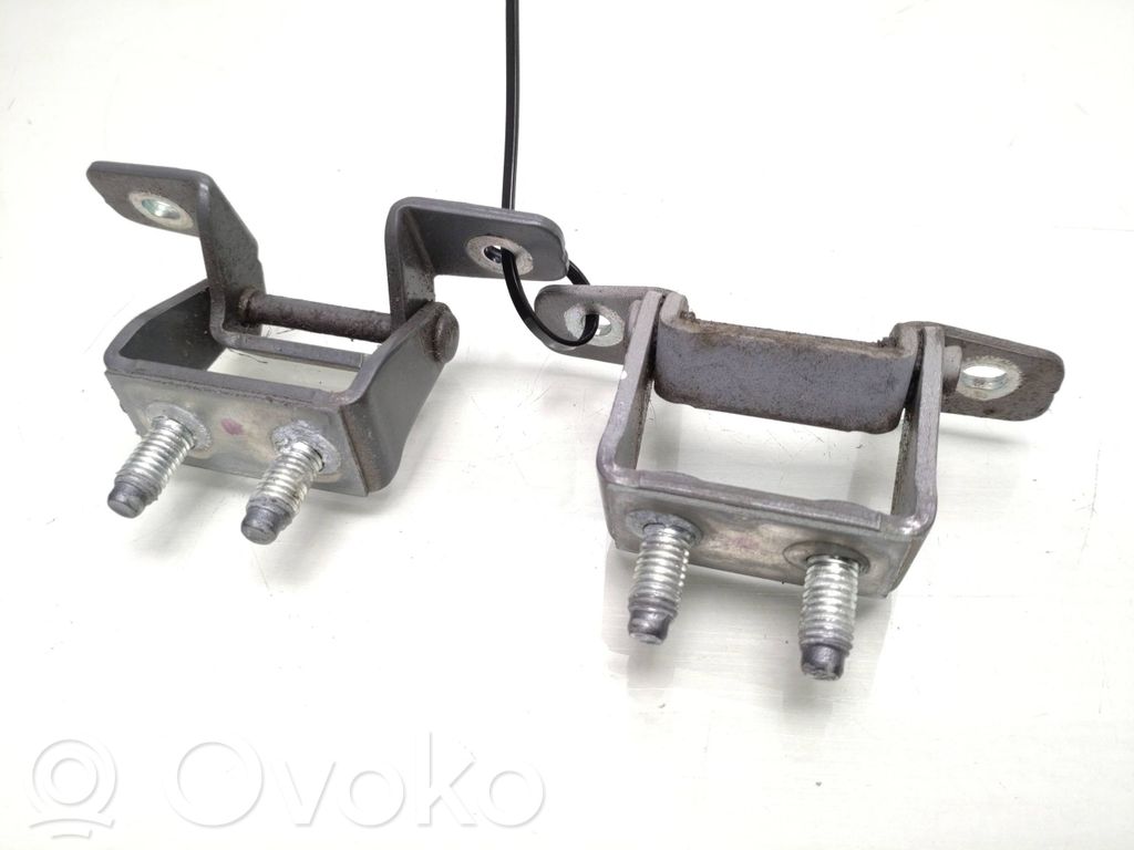 Loading door hinge set