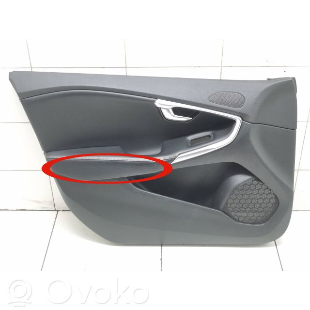 Volvo V40 Front door card panel trim 