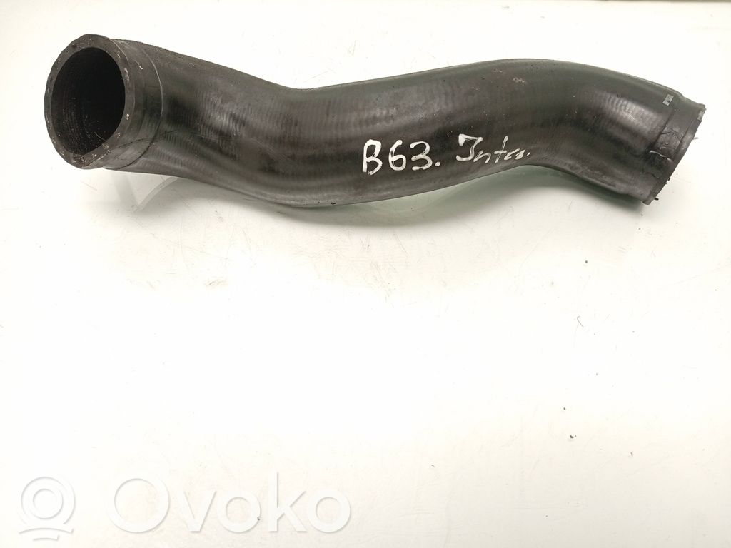 Volvo XC70 Furtun/conductă intercooler 
