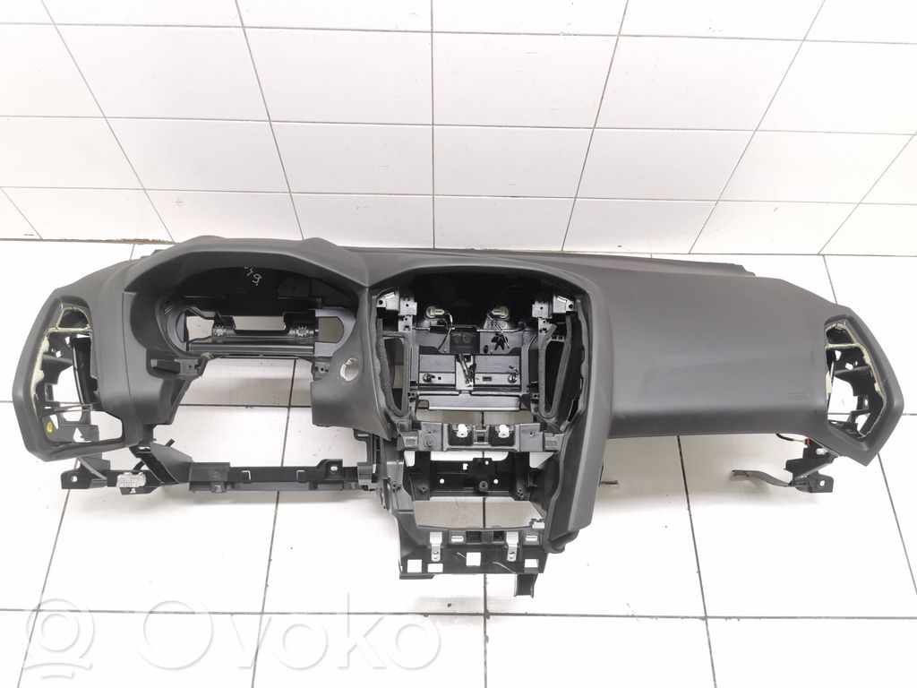 Ford Focus Panelis 