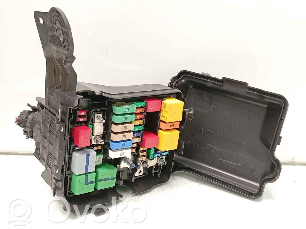 Sulakemoduuli   9804846880,9671924480,12V35A03531,12V35A03531,9805925780,9807972380