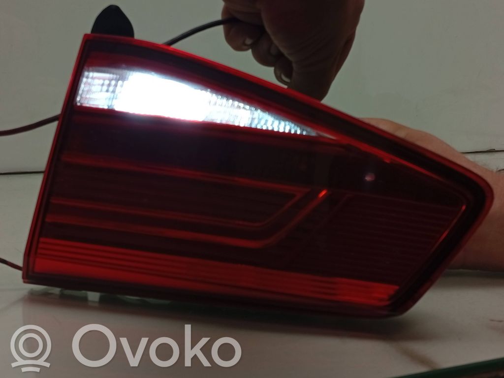 Volkswagen PASSAT B8 Lampă spate în capacul portbagajului 