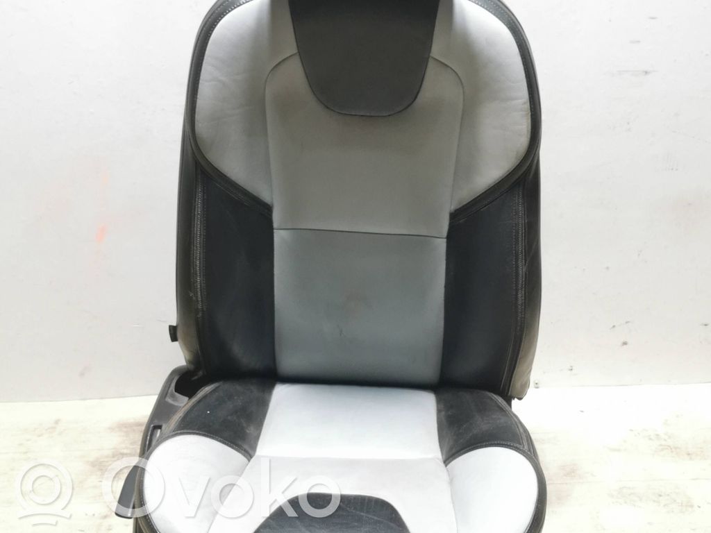 Volvo V40 Fotel przedni pasażera 