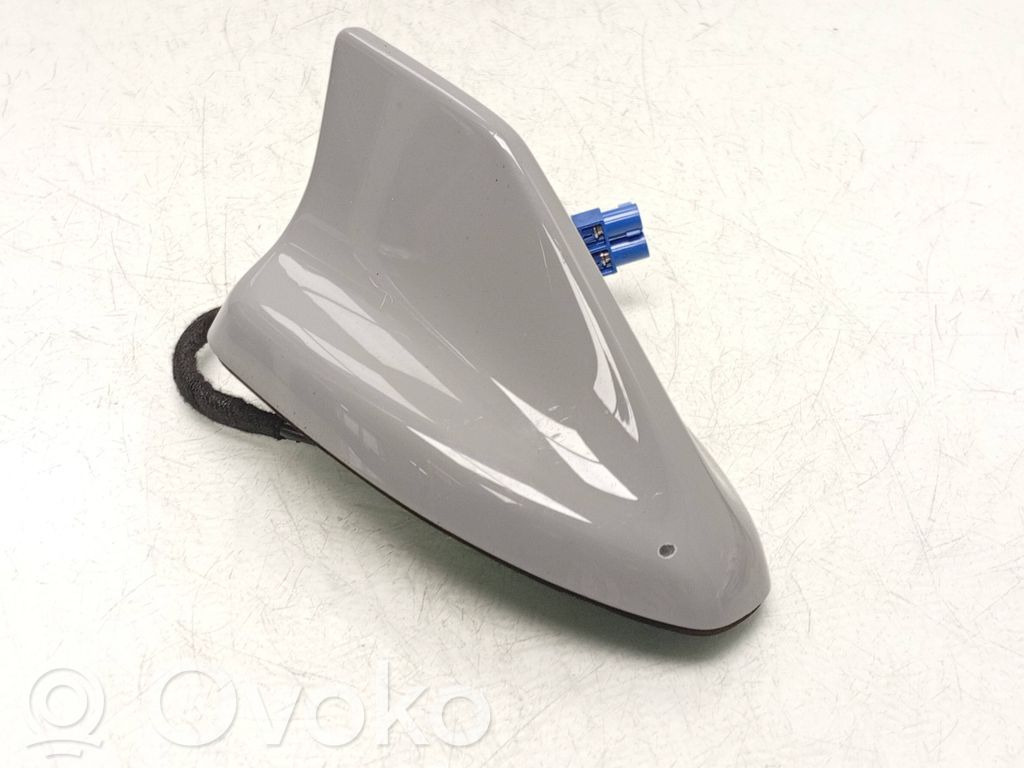 Ford Puma GPS-pystyantenni 