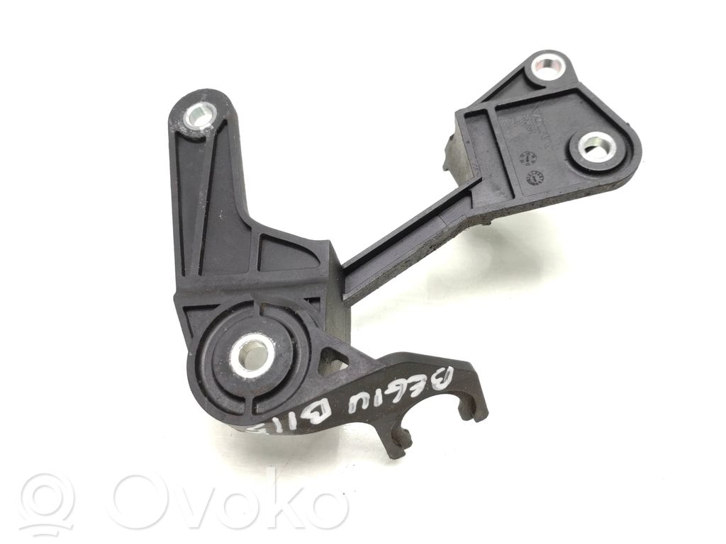 Volvo XC60 Gear shift cable bracket 