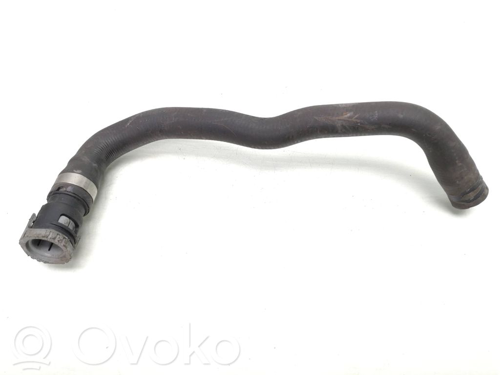 Volvo V40 Engine coolant pipe/hose