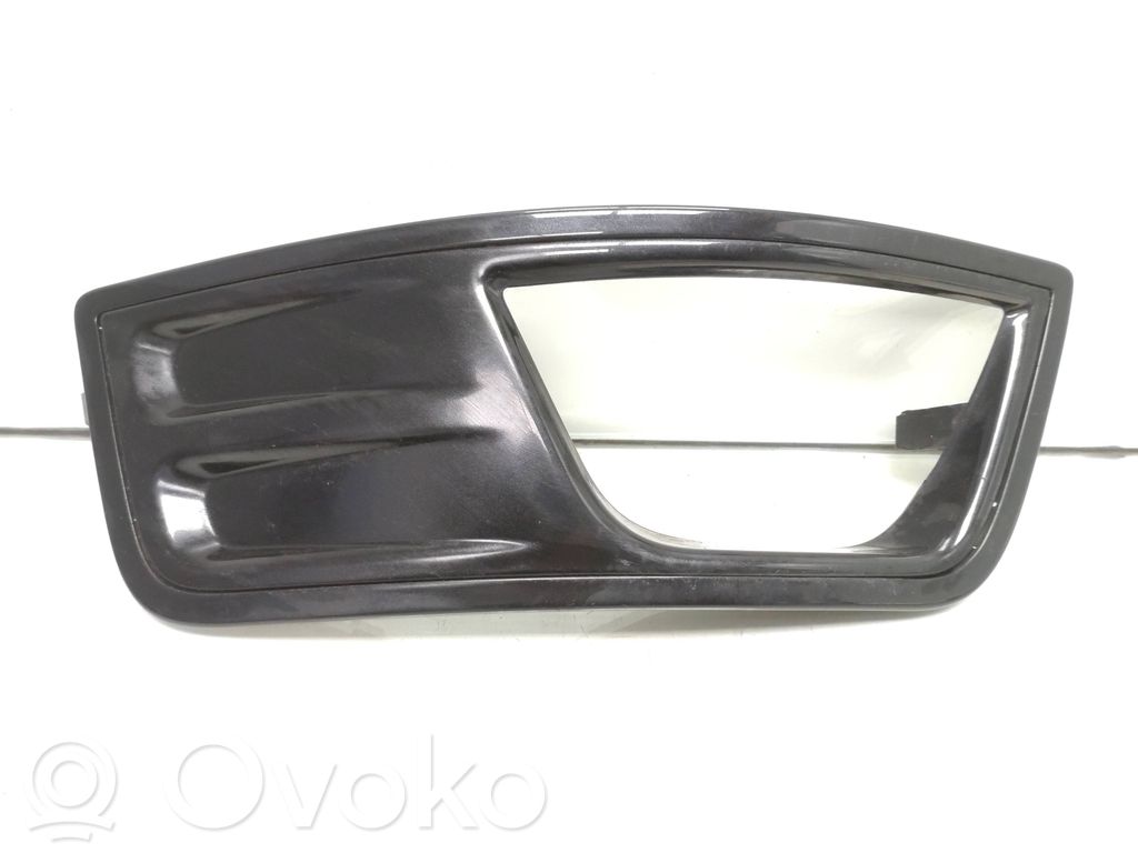 Ford Focus Takapuskurin koristemuotolista 