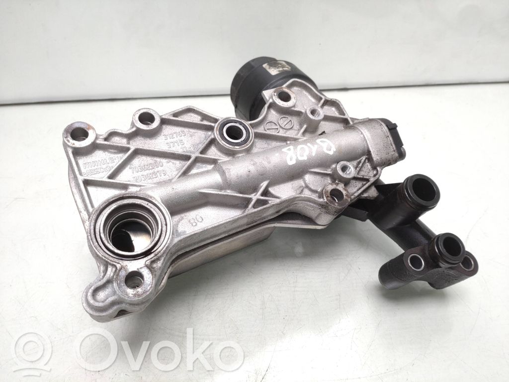 Mercedes-Benz A W176 Radiatore dell’olio del motore 