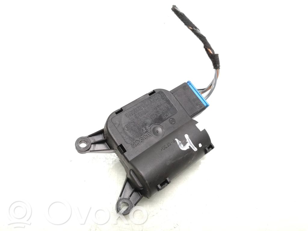 Audi A4 S4 B7 8E 8H Motor/actuator clapetă aer 