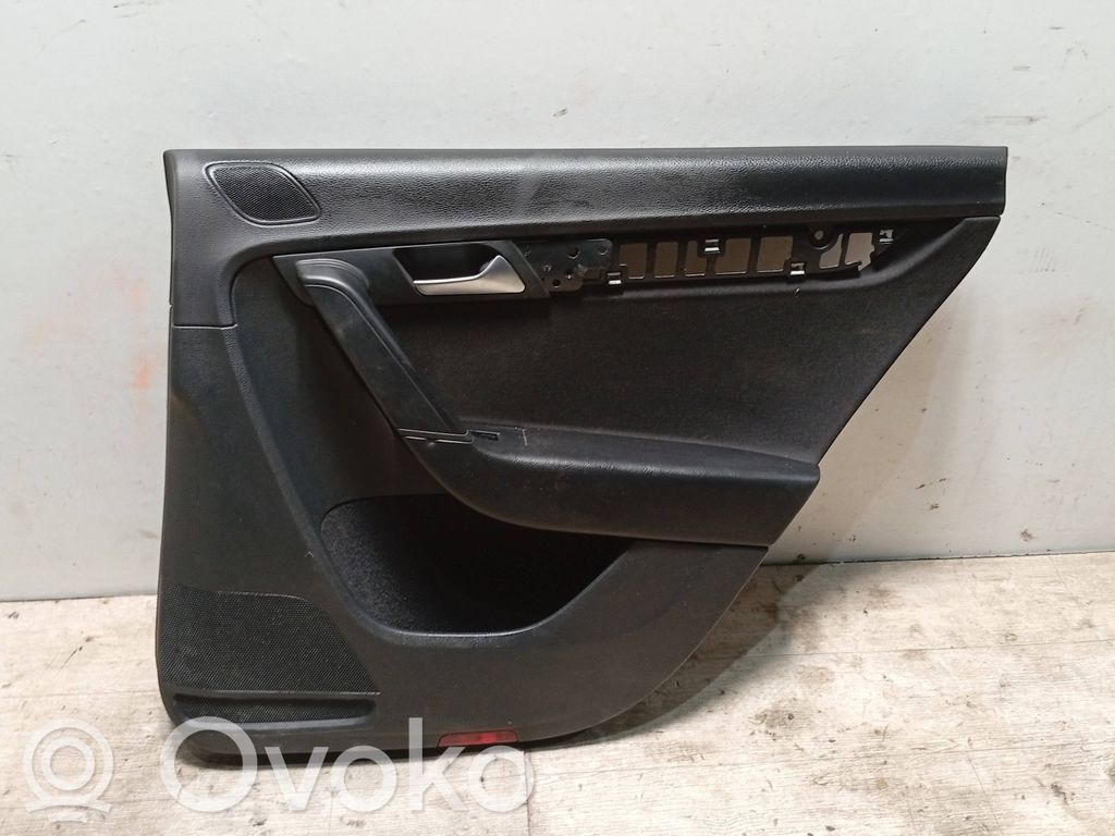 Volkswagen PASSAT B7 Moldura del tarjetero de la puerta trasera 