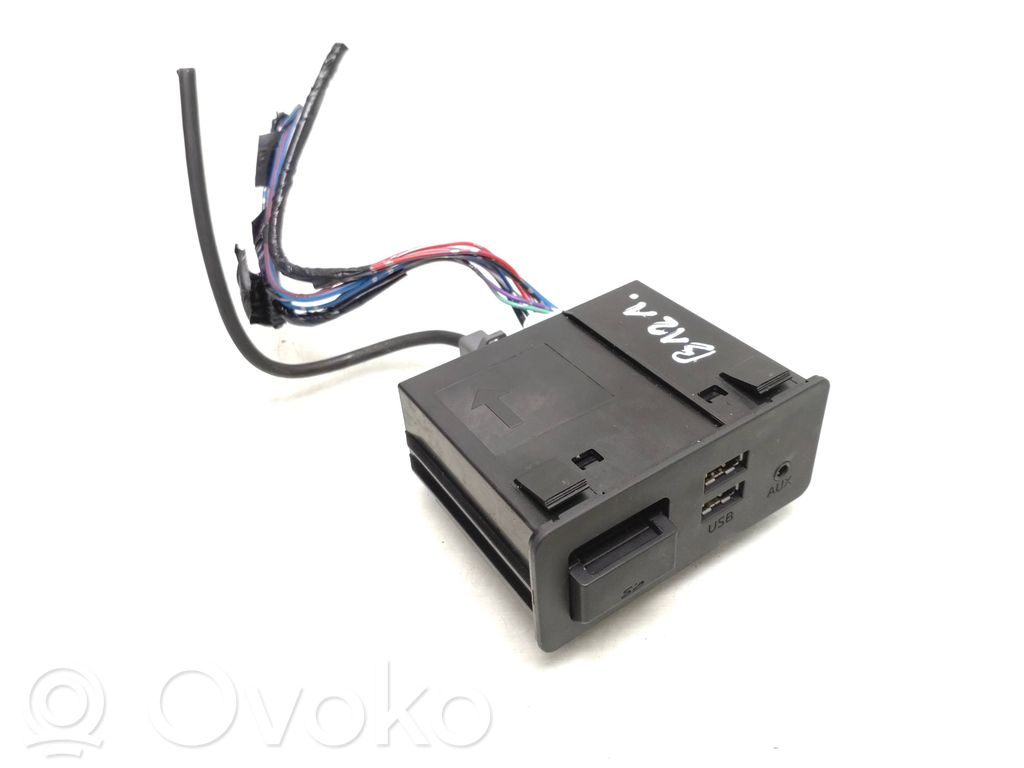 Priză USB   904526412446,55290400,10R041341