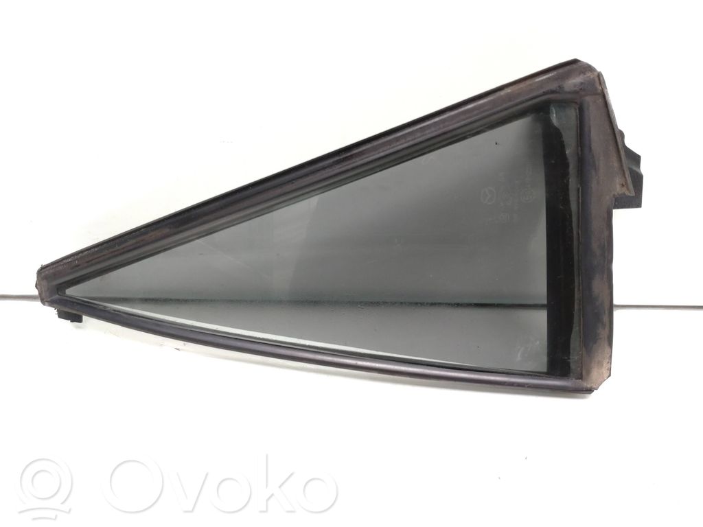 Ventanilla de ventilación de la puerta trasera   43R00011,K4203,43R00011