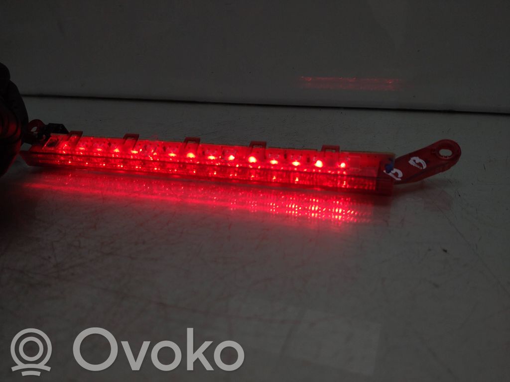 Luz de freno adicional/tercera   6924673,6931397,63256924673,63256924673,63256931397,63256931397