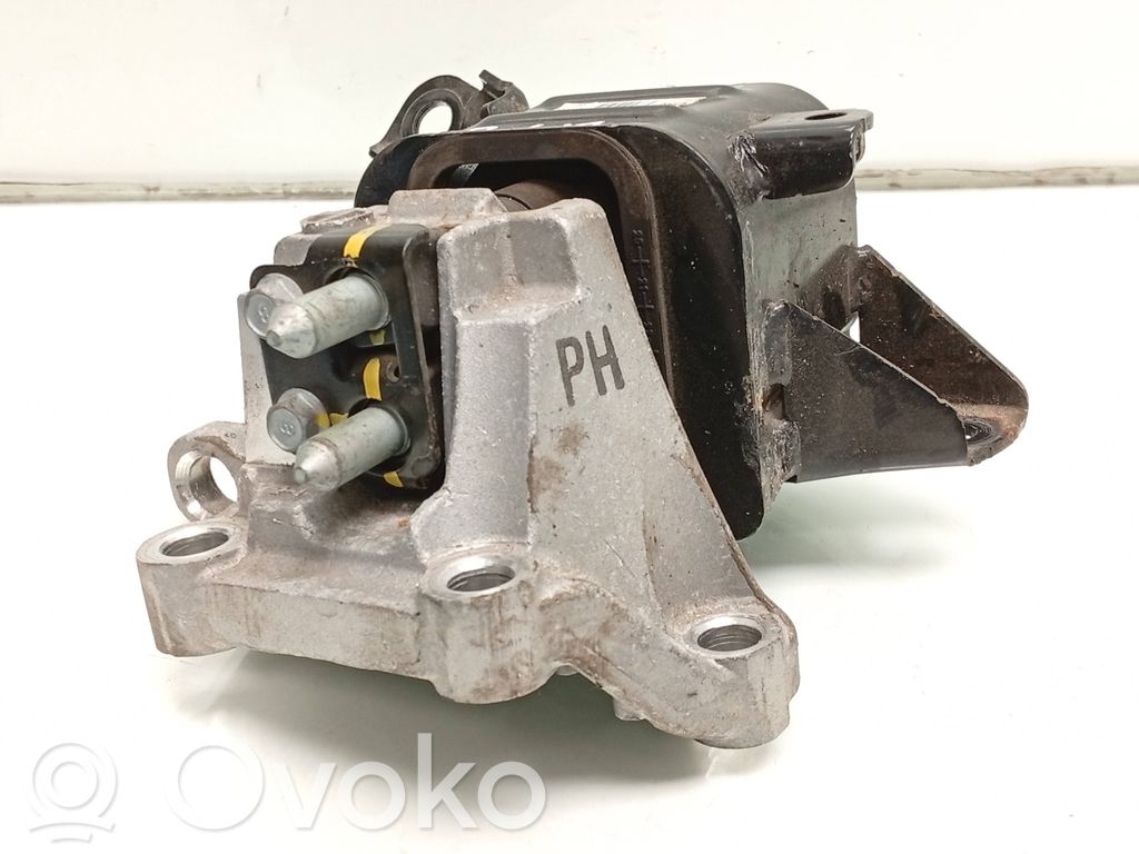KIA Xceed Engine mount bracket 