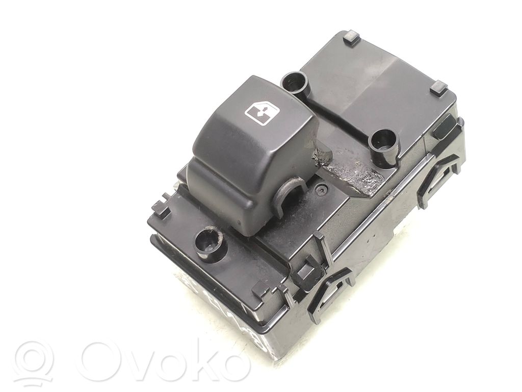 Electric window control switch   93575J7500