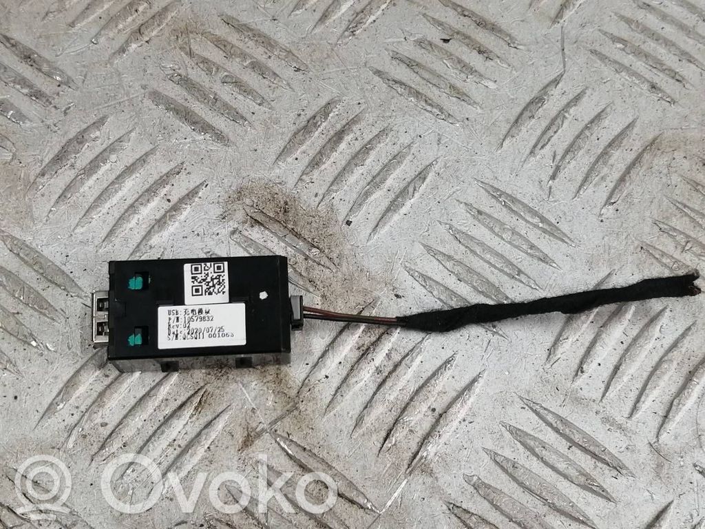 MG ZS Gniazdo / Złącze USB 