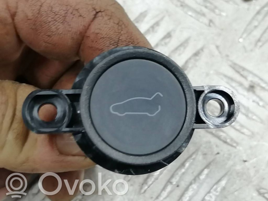 Tailgate opening switch   150190700A,30171499,8201360041211