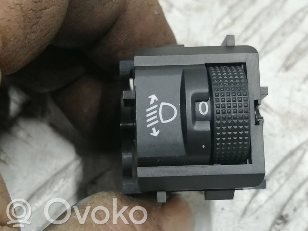 Headlight level height control switch   98125550ZD,95835T02,20190412