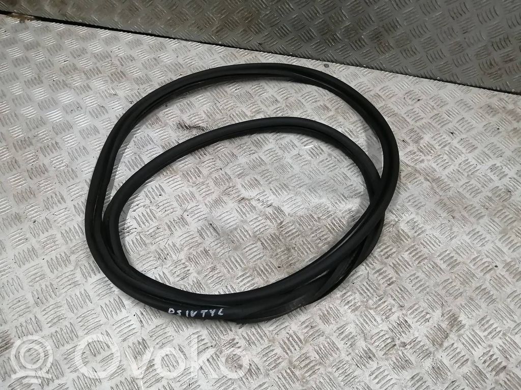 Seal rubber (tailgate)