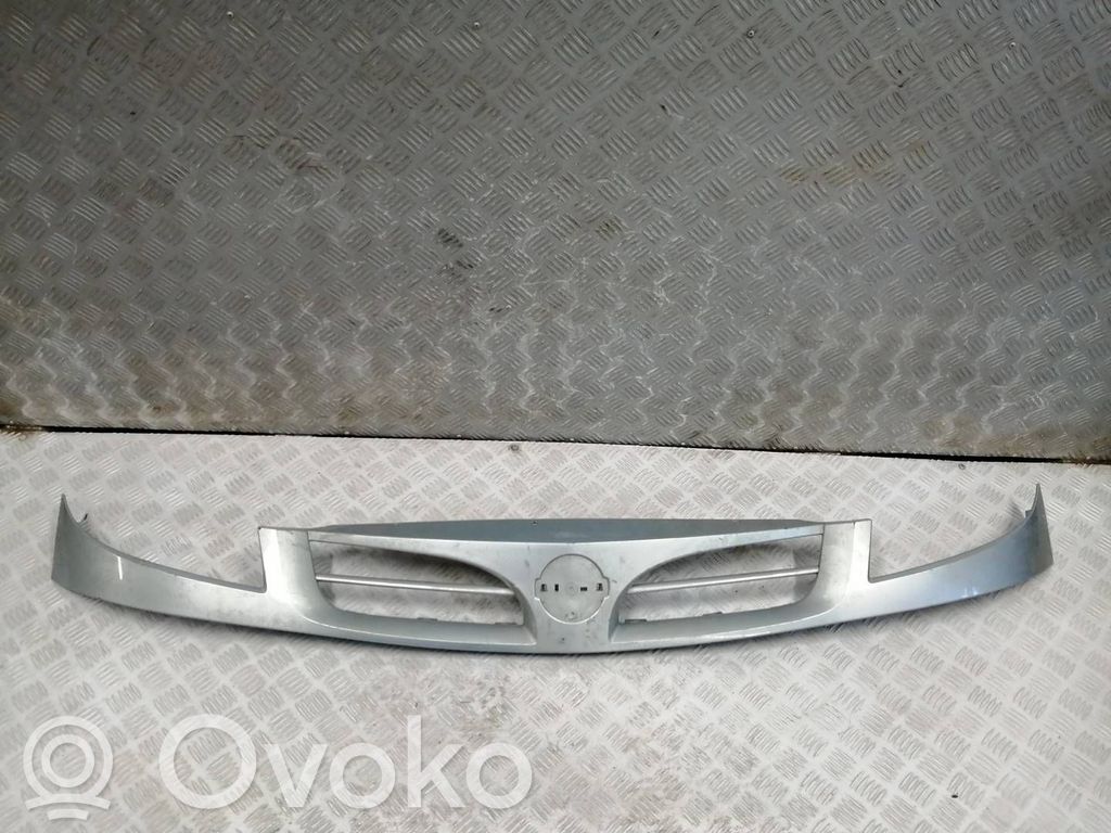 Nissan Kubistar Rejilla delantera 