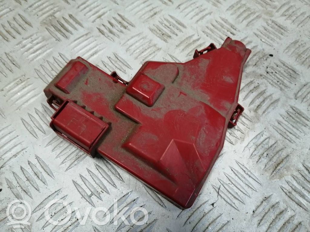 Renault Dacia Duster Fuse box cover 