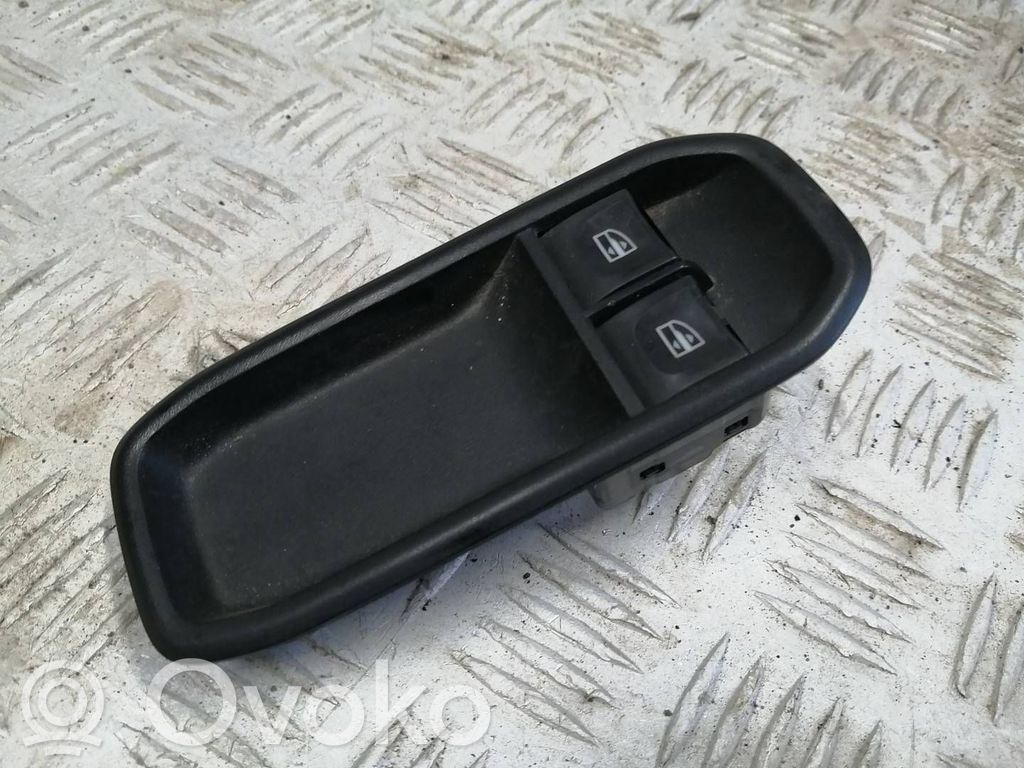 Dacia Duster II Przyciski szyb 