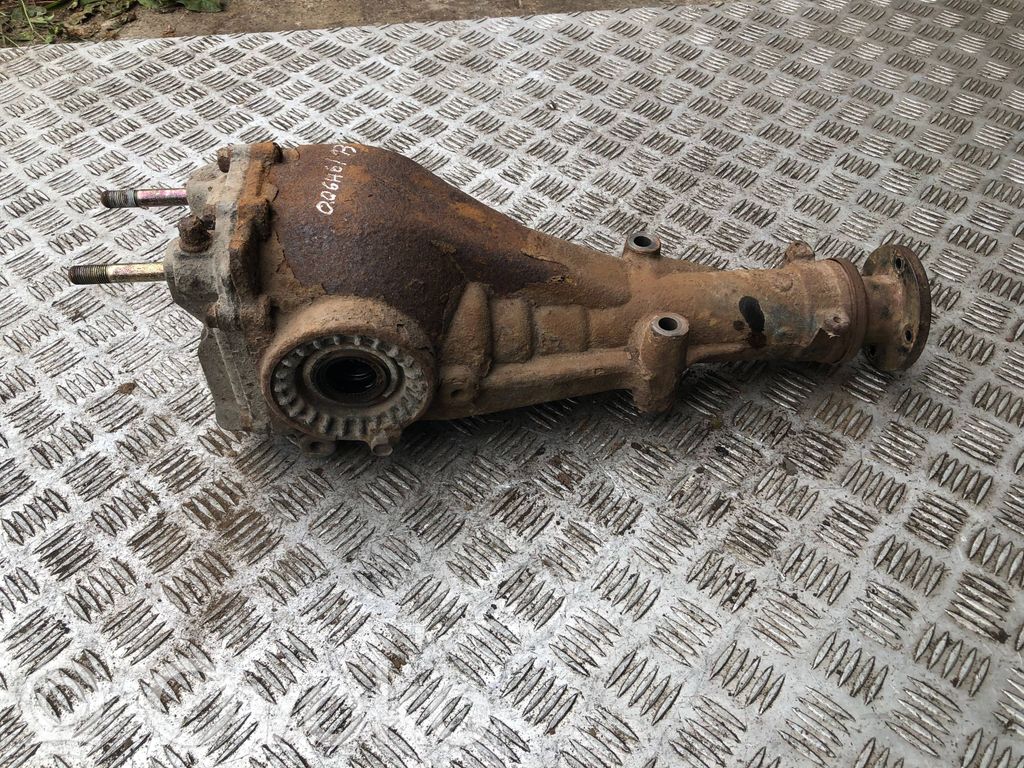 Subaru Outback Takatasauspyörästö 