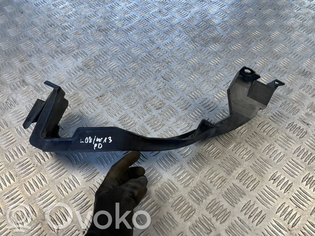 Headlight/headlamp mounting bracket