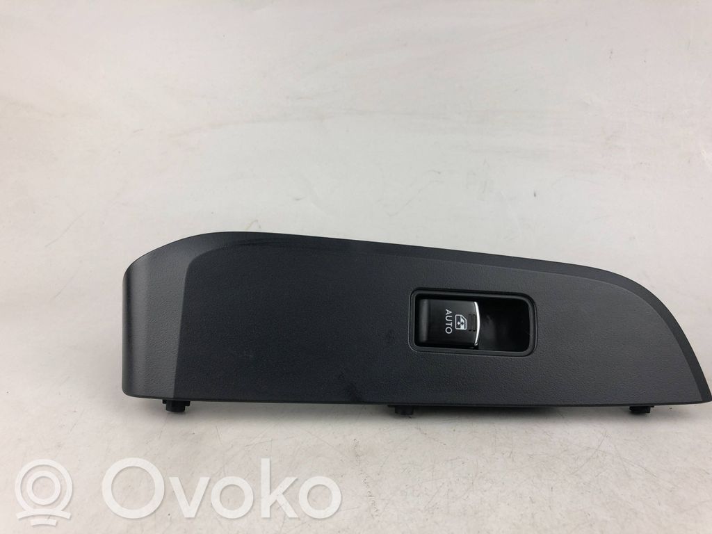 Subaru Outback (BS) Electric window control switch 