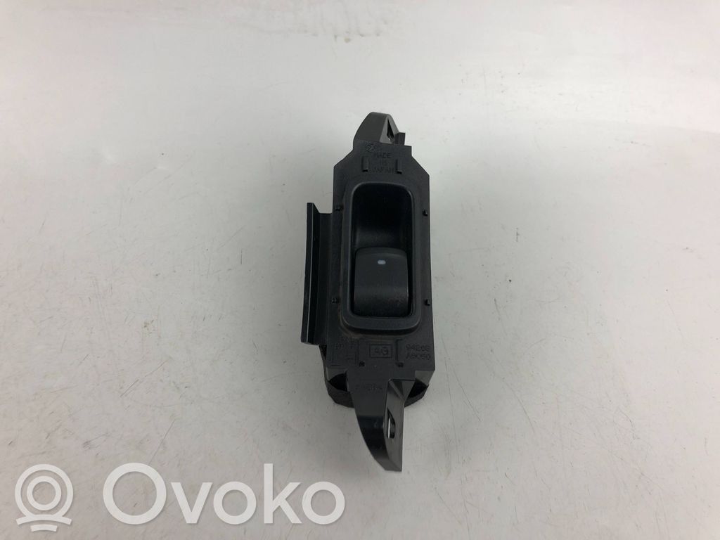 Subaru Outback Electric window control switch 