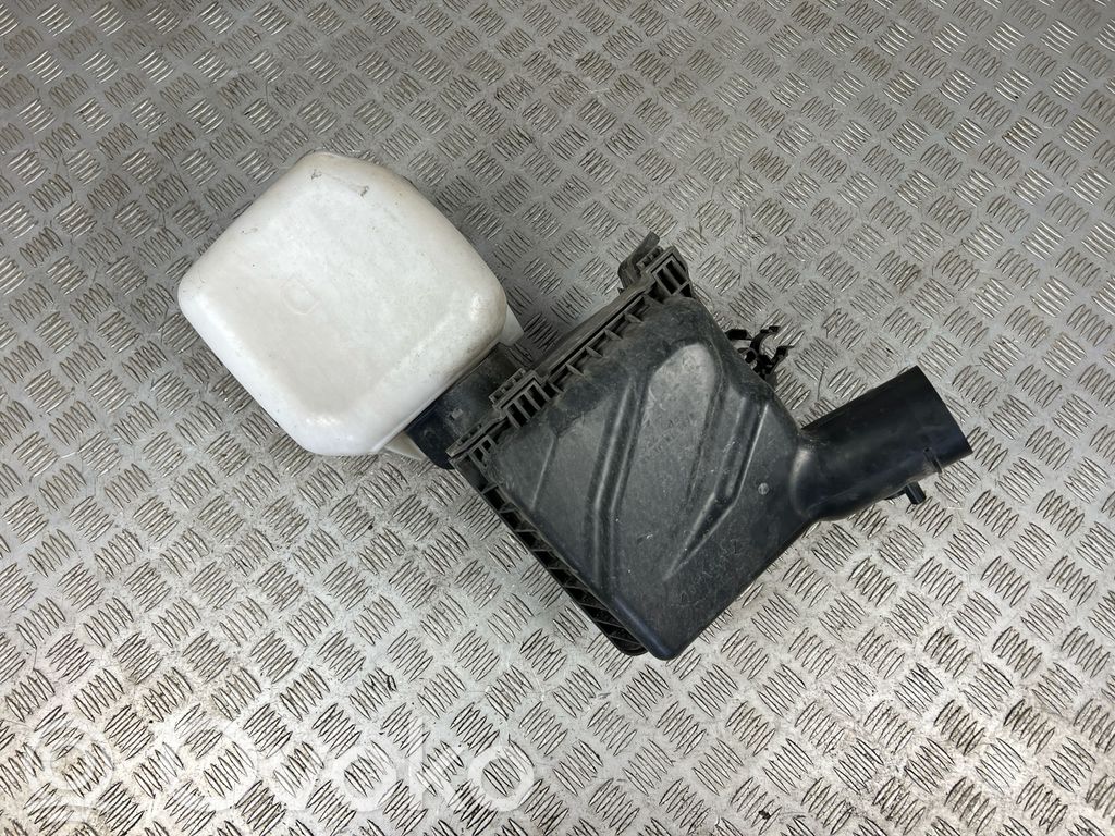 Air filter box