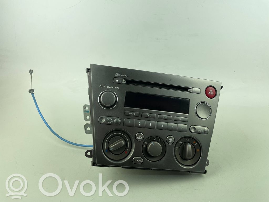 Subaru Legacy Radio/CD/DVD/GPS head unit 