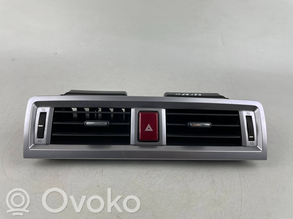 Subaru Outback (BS) Centrinės oro grotelės 