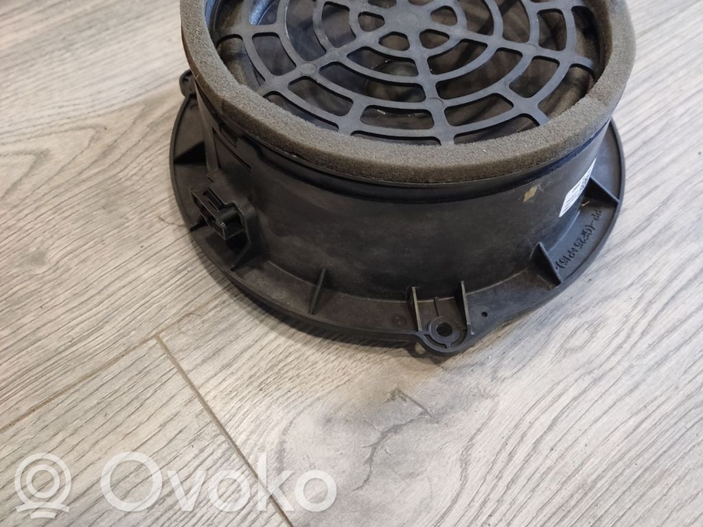 Audi A8 S8 D4 4H Takaoven kaiutin 