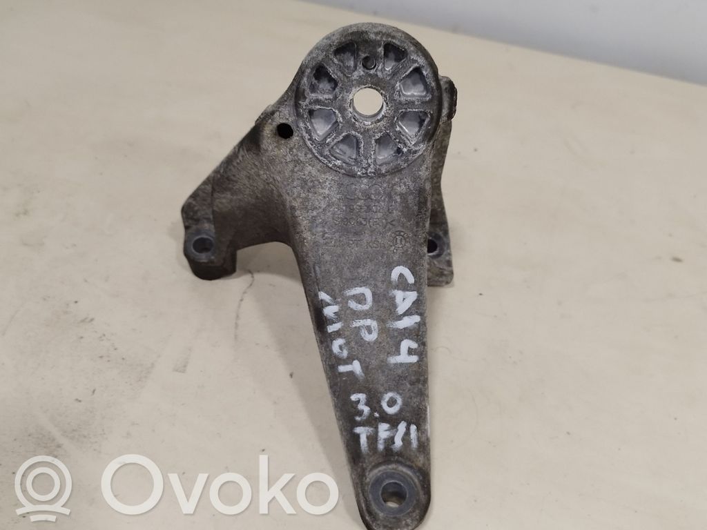 Porsche Cayenne (92A) Engine mounting bracket 