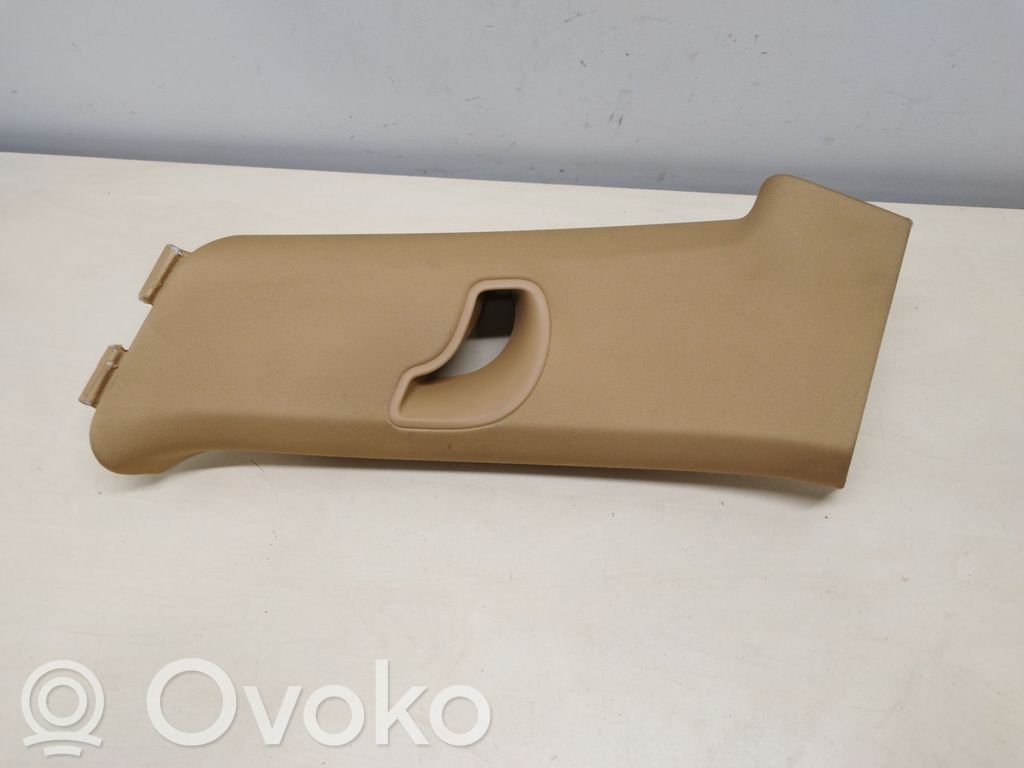 Porsche Cayenne (92A) Pilar (D) (superior) 