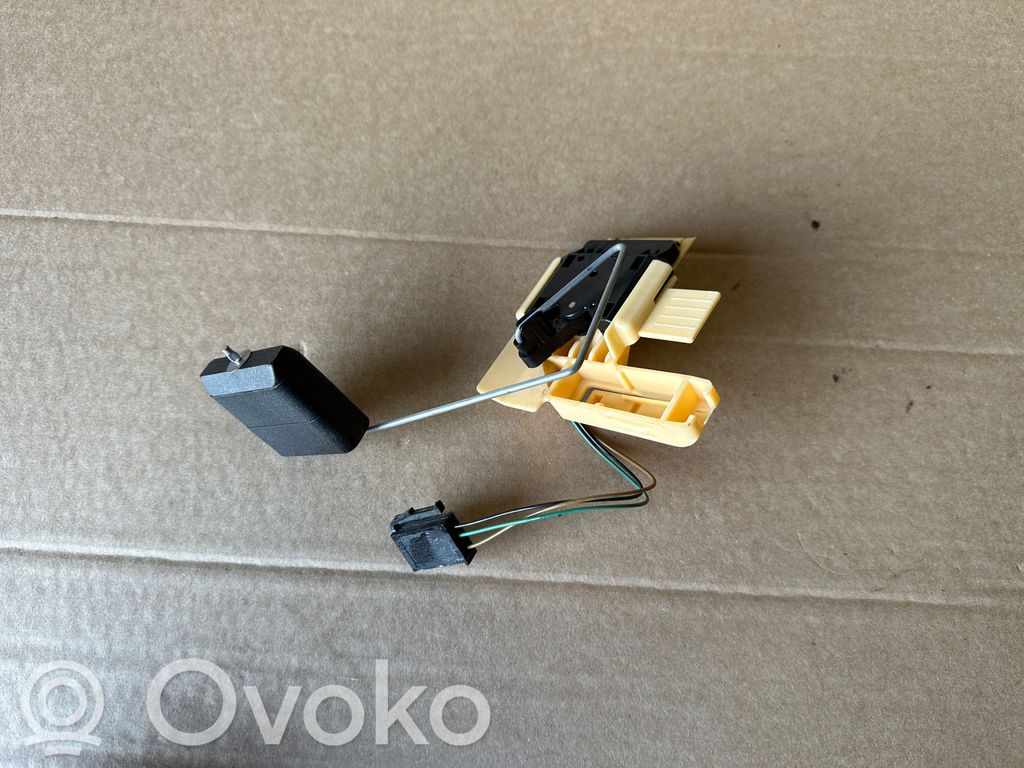 Audi A8 S8 D4 4H Sensor de nivel de combustible 