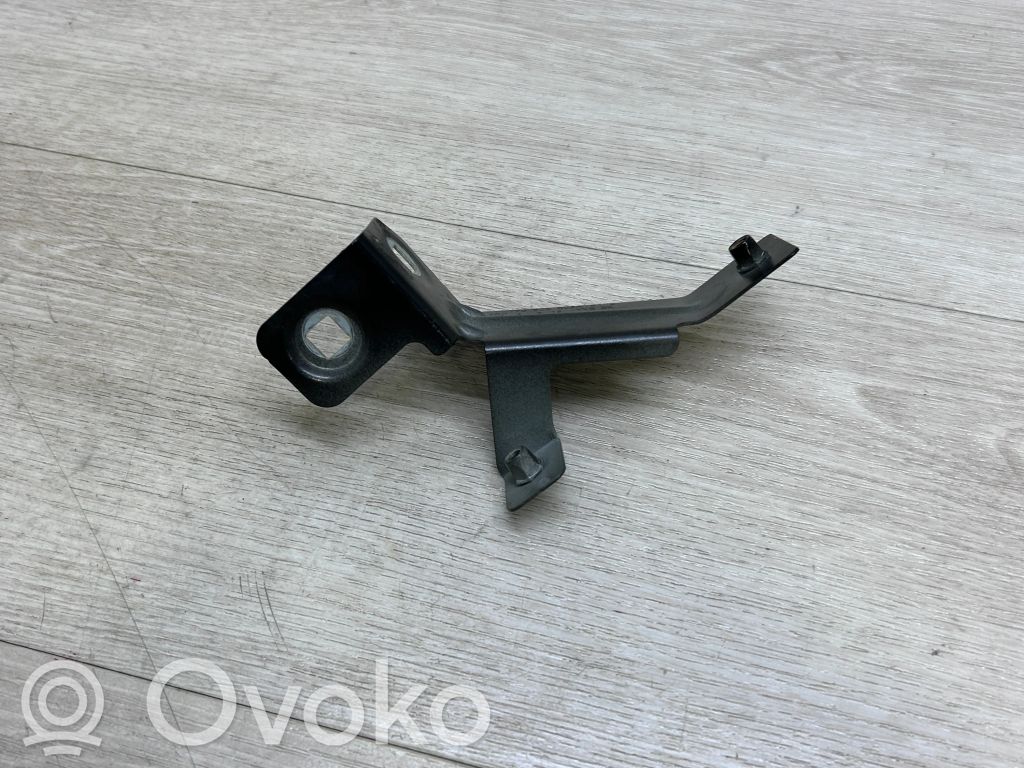 Porsche Cayenne (92A) Uchwyt / Mocowanie błotnika przedniego 