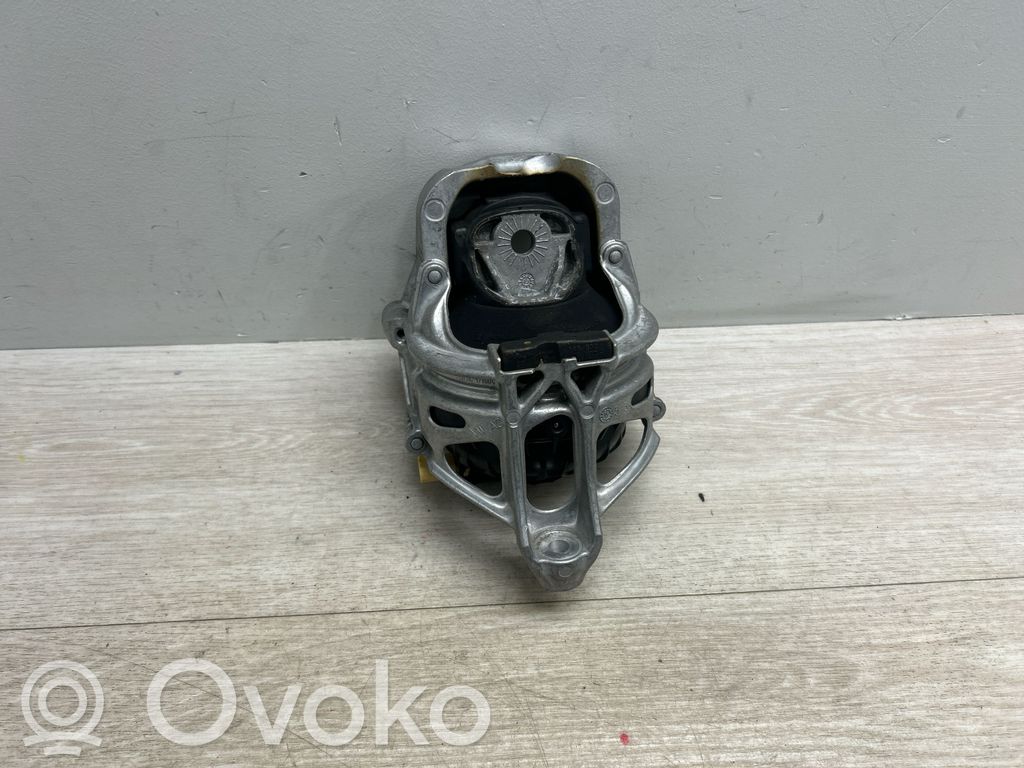 Porsche Cayenne (9Y0 9Y3) Engine mount bracket 